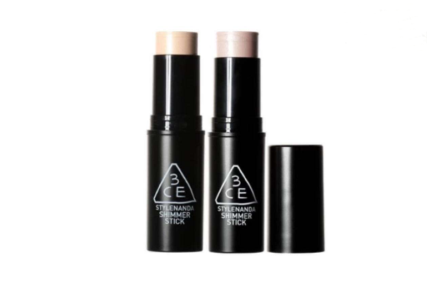 高光在化妝的哪個步驟 高光怎么用 高光在化妝的哪個步驟 高光怎么用