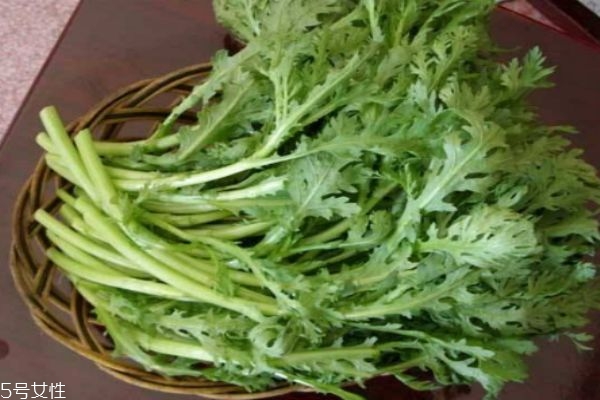 吃茼蒿有什么好處呢 茼蒿的市場價格怎么樣呢