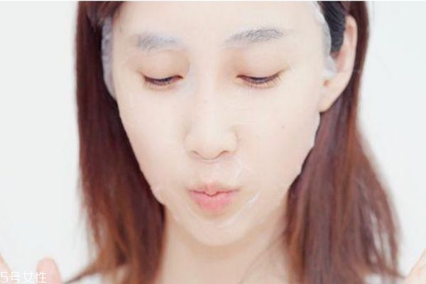 夏天敷面膜有哪些好處 夏天敷面膜要注意什么 夏天敷面膜有哪些好處 夏天敷面膜要注意什么