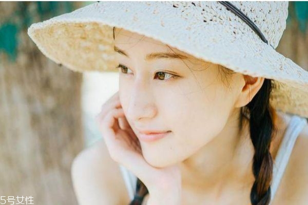 臉曬黑了怎么白回來 曬黑了多久能白回來 臉曬黑了怎么白回來 曬黑了多久能白回來