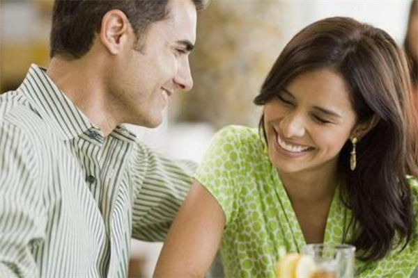 第一次約會(huì)男生要接女生嗎 第一次約會(huì)要開(kāi)車去接嗎