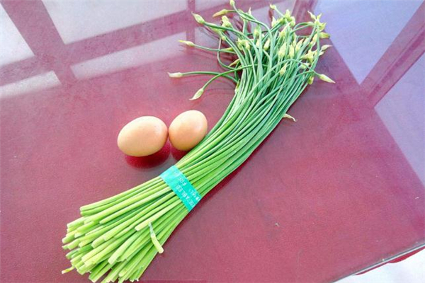 韭菜花是發(fā)物嗎 吃韭菜花上火嗎 韭菜花是發(fā)物嗎 吃韭菜花上火嗎