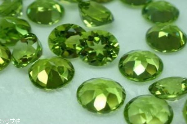 什么是橄欖石呢 橄欖石有什么作用呢 什么是橄欖石呢 橄欖石有什么作用呢