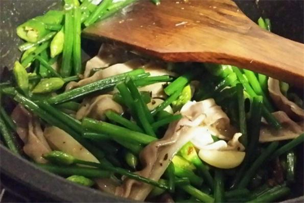 韭菜花不能和什么一起吃 韭菜花食用禁忌 韭菜花不能和什么一起吃 韭菜花食用禁忌