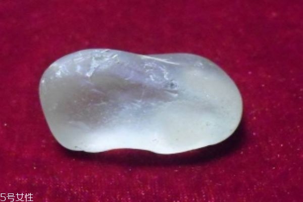 什么是白寶石呢 白寶石有什么用呢 什么是白寶石呢 白寶石有什么用呢
