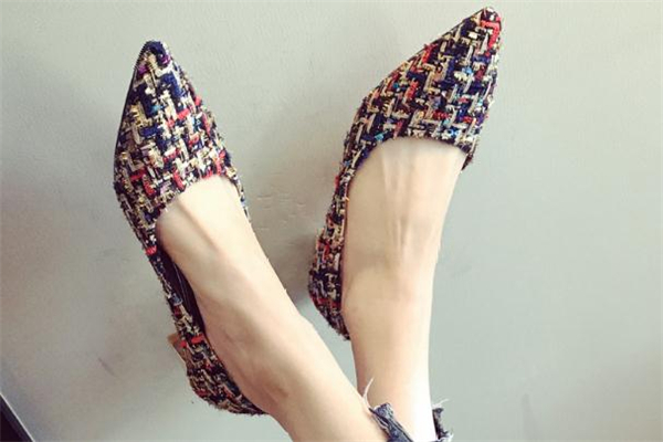 尖頭鞋什么顏色好看 尖頭鞋款式推薦 尖頭鞋什么顏色好看 尖頭鞋款式推薦