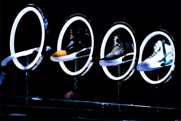 aj34和aj33哪個(gè)好 aj34和aj33實(shí)戰(zhàn)對(duì)比測評(píng)