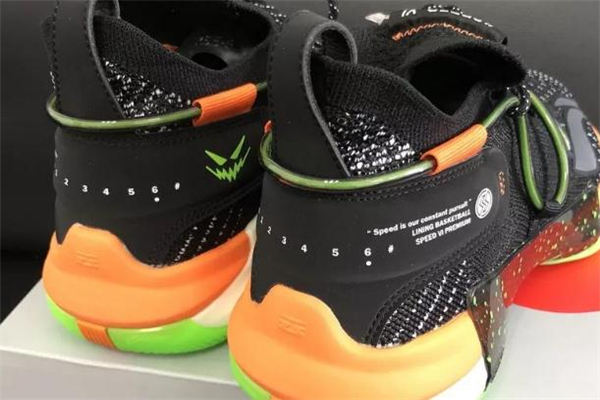 李寧閃擊6萬(wàn)圣節(jié)開(kāi)箱測(cè)評(píng) 閃擊6萬(wàn)圣節(jié)上腳效果圖 李寧閃擊6萬(wàn)圣節(jié)開(kāi)箱測(cè)評(píng) 閃擊6萬(wàn)圣節(jié)上腳效果圖