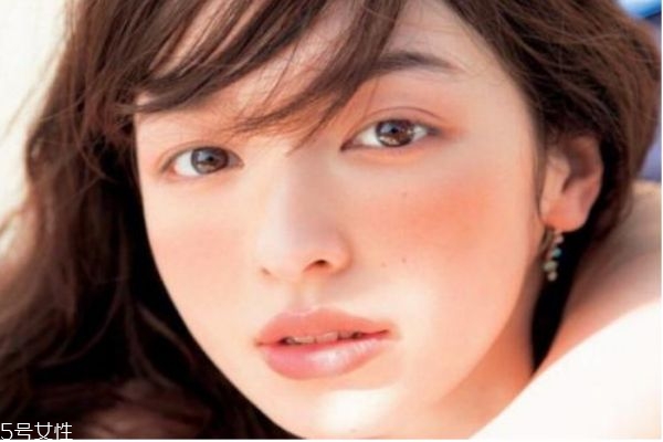 底妝如何自然清透 夏季清透自然女神妝 底妝如何自然清透 夏季清透自然女神妝