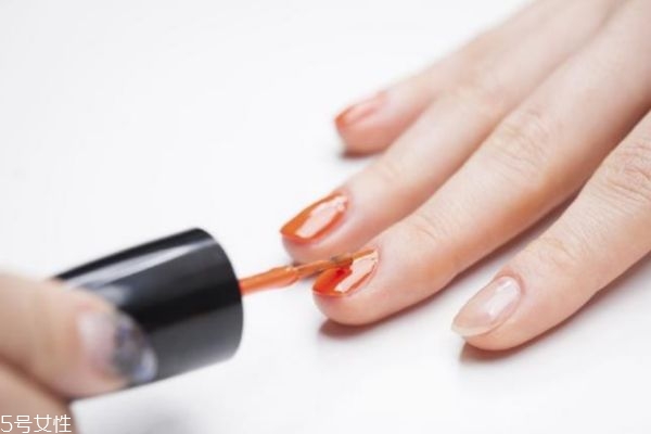 指甲油顏色怎么選 怎樣選購指甲油 指甲油顏色怎么選 怎樣選購指甲油