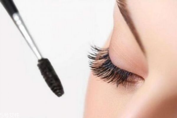 睫毛膏暈妝該怎么辦 睫毛膏的上妝要點(diǎn)是什么 睫毛膏暈妝該怎么辦 睫毛膏的上妝要點(diǎn)是什么
