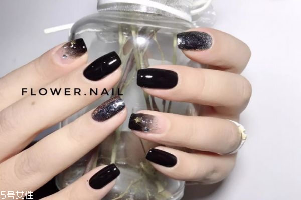 指甲油顏色怎么選 怎樣選購指甲油 指甲油顏色怎么選 怎樣選購指甲油