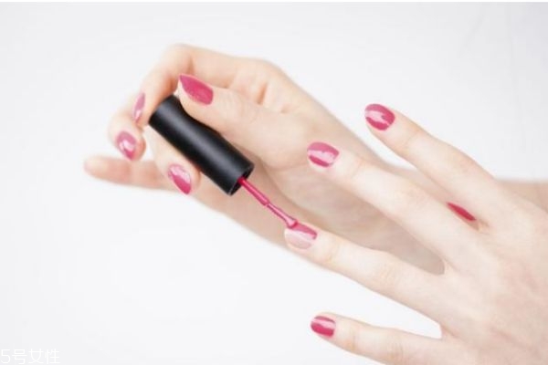 指甲油顏色怎么選 怎樣選購指甲油 指甲油顏色怎么選 怎樣選購指甲油