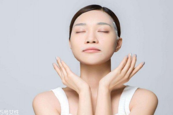 臉上的斑是怎么形成的 臉上長斑的5大原因 臉上的斑是怎么形成的 臉上長斑的5大原因