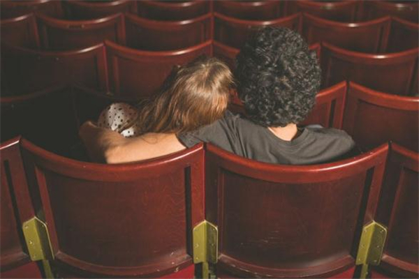 第一次約會(huì)看什么電影好 第一次約會(huì)看電影合適嗎 第一次約會(huì)看什么電影好 第一次約會(huì)看電影合適嗎