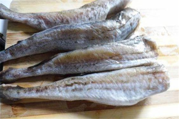 冷凍明太魚怎么處理 冷凍的明太魚還有營養(yǎng)嗎 冷凍明太魚怎么處理 冷凍的明太魚還有營養(yǎng)嗎