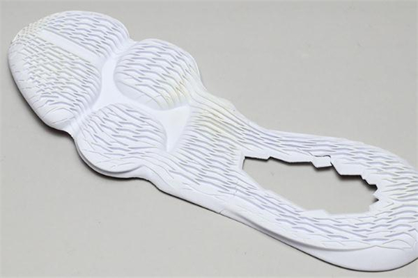 耐克詹姆斯17代拆解 lbj17配置拆解報(bào)告 耐克詹姆斯17代拆解 lbj17配置拆解報(bào)告