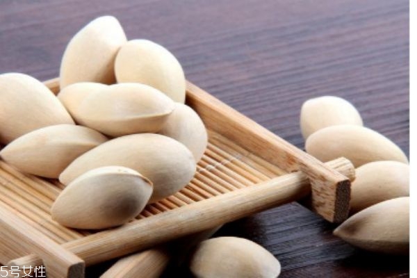 什么是白果呢 白果有什么營養(yǎng)價值呢 什么是白果呢 白果有什么營養(yǎng)價值呢