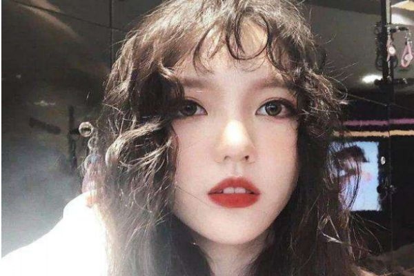 臉大什么發(fā)型顯臉小 臉大女生顯臉小的發(fā)型 臉大什么發(fā)型顯臉小 臉大女生顯臉小的發(fā)型