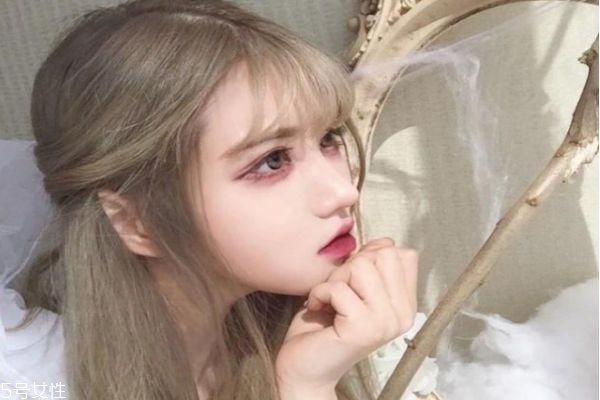 扎什么頭發(fā)顯氣質(zhì) 顯氣質(zhì)的扎發(fā)型女 扎什么頭發(fā)顯氣質(zhì) 顯氣質(zhì)的扎發(fā)型女