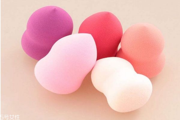 好用的粉撲有哪些 葫蘆粉撲怎么用 好用的粉撲有哪些 葫蘆粉撲怎么用