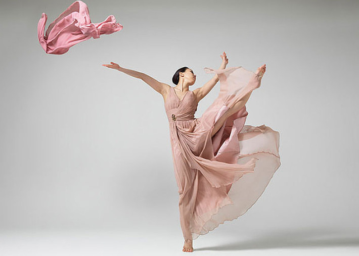 秋天連衣裙怎么穿 合理搭配防溫差 秋天連衣裙怎么穿 合理搭配防溫差