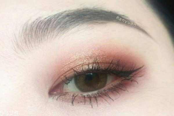 畫眼妝要準(zhǔn)備哪些東西 畫眼妝要注意什么 畫眼妝要準(zhǔn)備哪些東西 畫眼妝要注意什么