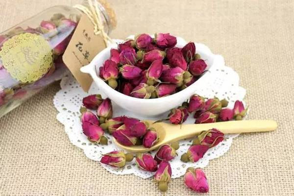 玫瑰茶什么時候喝好 玫瑰茶什么體質(zhì)不能喝 玫瑰茶什么時候喝好 玫瑰茶什么體質(zhì)不能喝