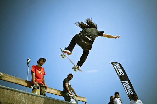 滑板運(yùn)動(dòng)對(duì)身體的好處 滑板初學(xué)者怎么練 滑板運(yùn)動(dòng)對(duì)身體的好處 滑板初學(xué)者怎么練