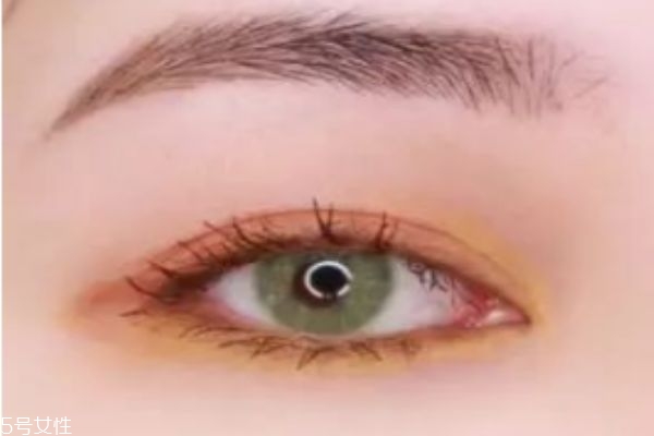 夏天涂什么顏色的眼影好看 適合夏天的眼影色 夏天涂什么顏色的眼影好看 適合夏天的眼影色