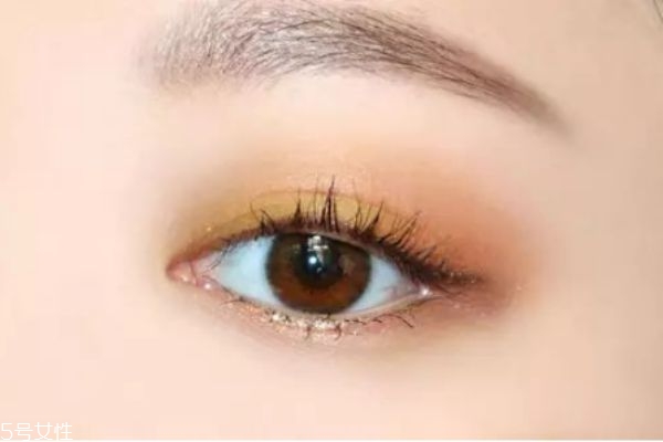 夏天涂什么顏色的眼影好看 適合夏天的眼影色 夏天涂什么顏色的眼影好看 適合夏天的眼影色