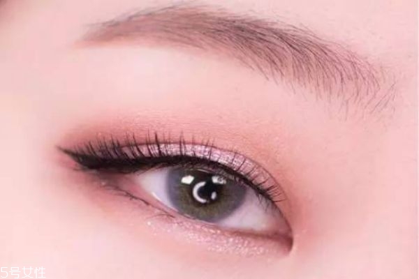夏天涂什么顏色的眼影好看 適合夏天的眼影色 夏天涂什么顏色的眼影好看 適合夏天的眼影色