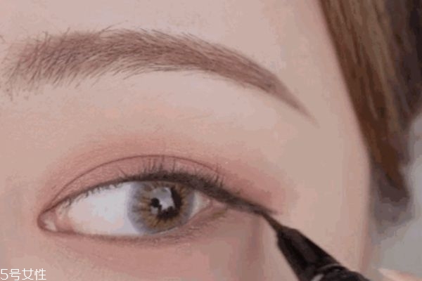 如何畫好眼線 手殘黨都能學(xué)會畫眼線 如何畫好眼線 手殘黨都能學(xué)會畫眼線
