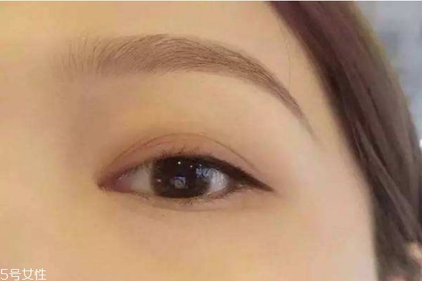 眼線膠筆怎么畫 畫眼線務必注意這幾點