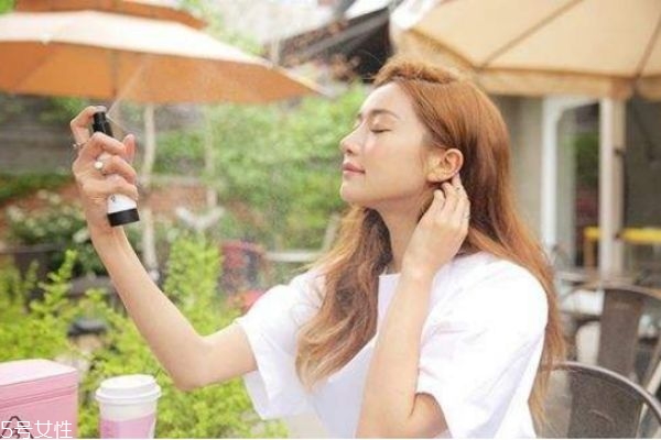 女人夏天怎么保養(yǎng)皮膚 夏季適合選擇什么護(hù)膚品 女人夏天怎么保養(yǎng)皮膚 夏季適合選擇什么護(hù)膚品