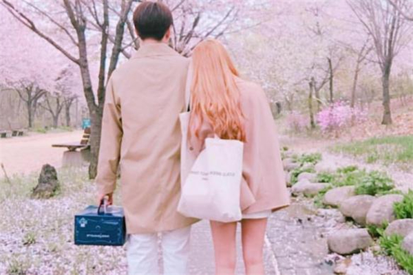 女生說考慮考慮怎么回復(fù) 女生說考慮考慮是拒絕嗎 女生說考慮考慮怎么回復(fù) 女生說考慮考慮是拒絕嗎