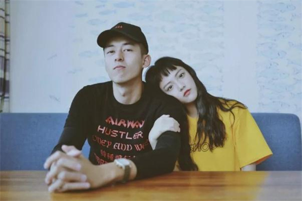 送女朋友禮物賀卡怎么寫 送女朋友禮物留言寫什么好 送女朋友禮物賀卡怎么寫 送女朋友禮物留言寫什么好