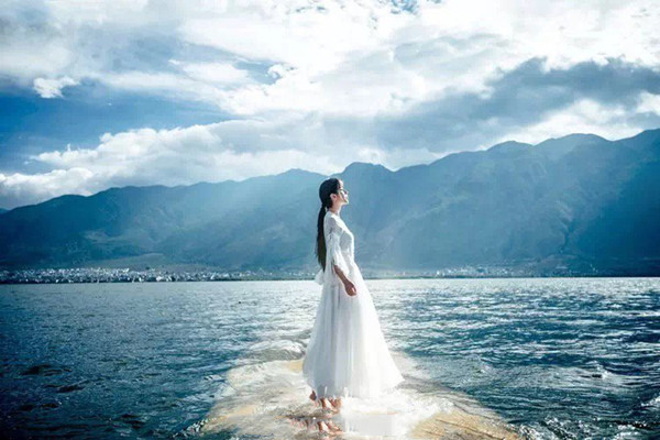 戀人間是否應(yīng)該保持點(diǎn)距離 戀人間最好的關(guān)系是怎樣的 戀人間是否應(yīng)該保持點(diǎn)距離 戀人間最好的關(guān)系是怎樣的