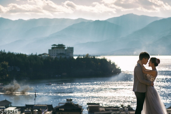 閃婚靠譜嗎 男人在什么情況下會(huì)閃婚 閃婚靠譜嗎 男人在什么情況下會(huì)閃婚