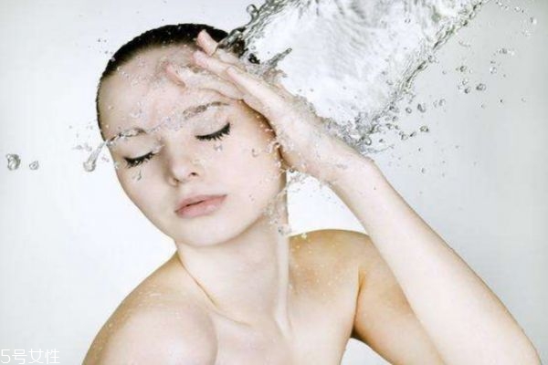 干性皮膚如何補(bǔ)水 干性皮膚補(bǔ)水方法 干性皮膚如何補(bǔ)水 干性皮膚補(bǔ)水方法