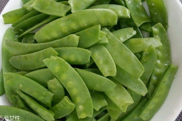 吃荷蘭豆有什么作用呢 荷蘭豆生長在什么環(huán)境里呢 吃荷蘭豆有什么作用呢 荷蘭豆生長在什么環(huán)境里呢