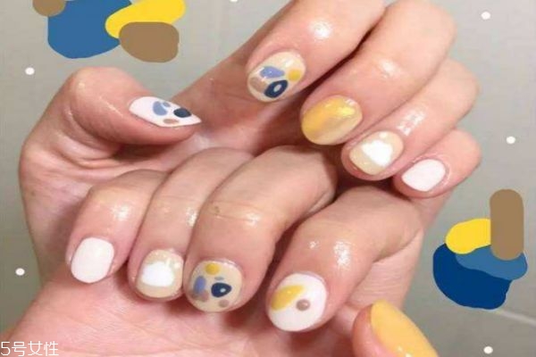 秋天適合的美甲款式 適合秋天的美甲圖片 秋天適合的美甲款式 適合秋天的美甲圖片