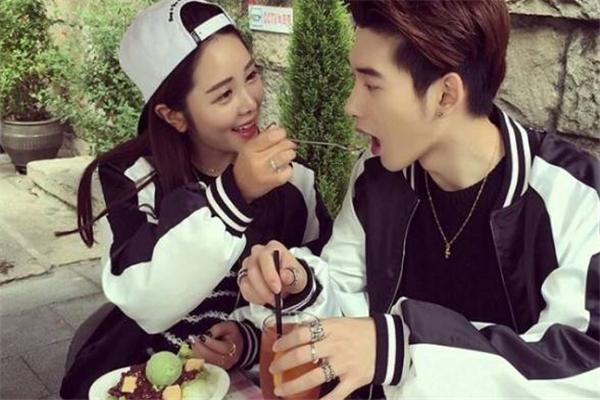 怎么跟剛認(rèn)識(shí)的女生聊天 怎么跟剛加微信的女孩聊天 怎么跟剛認(rèn)識(shí)的女生聊天 怎么跟剛加微信的女孩聊天