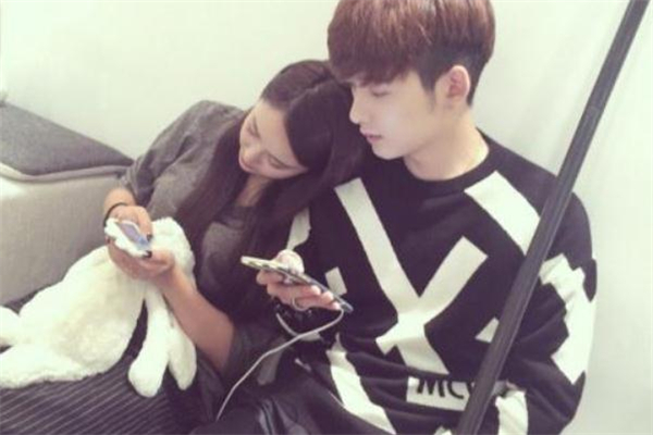 男生說晚安女生怎么回 男生說晚安代表什么 男生說晚安女生怎么回 男生說晚安代表什么