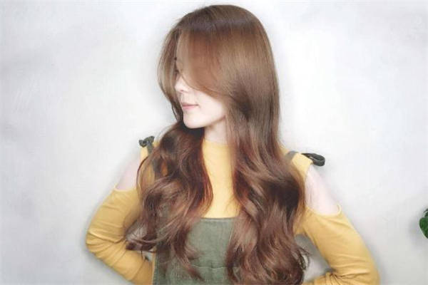 蜂蜜茶色和奶茶色哪個好看 蜂蜜茶色和奶茶色哪個顯白 蜂蜜茶色和奶茶色哪個好看 蜂蜜茶色和奶茶色哪個顯白