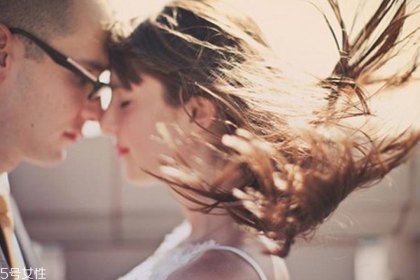 網(wǎng)戀聊什么話題 網(wǎng)戀如何讓女生喜歡你 網(wǎng)戀聊什么話題 網(wǎng)戀如何讓女生喜歡你