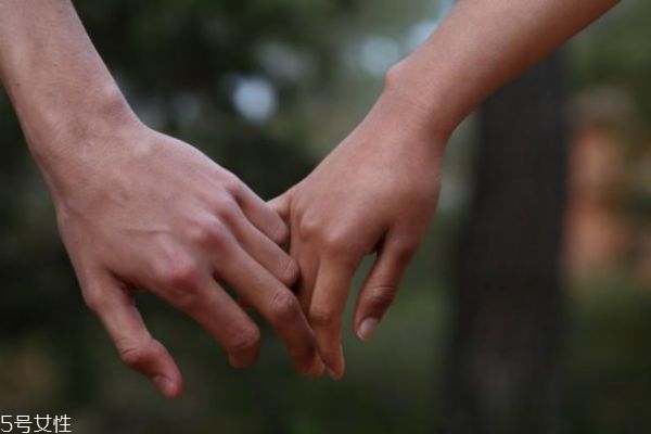 男生追你有誠意的表現(xiàn) 考察男人是否真情實意 男生追你有誠意的表現(xiàn) 考察男人是否真情實意