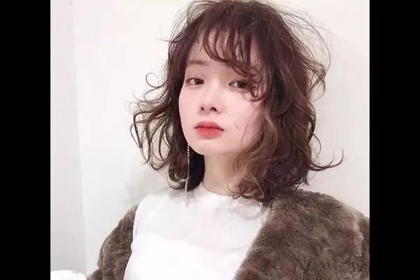 自然卷適合什么發(fā)型 自然卷適合短發(fā)嗎 自然卷適合什么發(fā)型 自然卷適合短發(fā)嗎