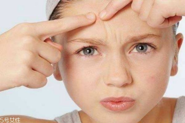 女生臉上長痘怎么調(diào)理 女生臉上長痘吃什么水果好 女生臉上長痘怎么調(diào)理 女生臉上長痘吃什么水果好