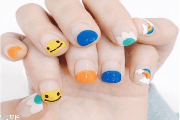 美甲笑臉圖案怎么畫 笑臉美甲圖片 美甲笑臉圖案怎么畫 笑臉美甲圖片
